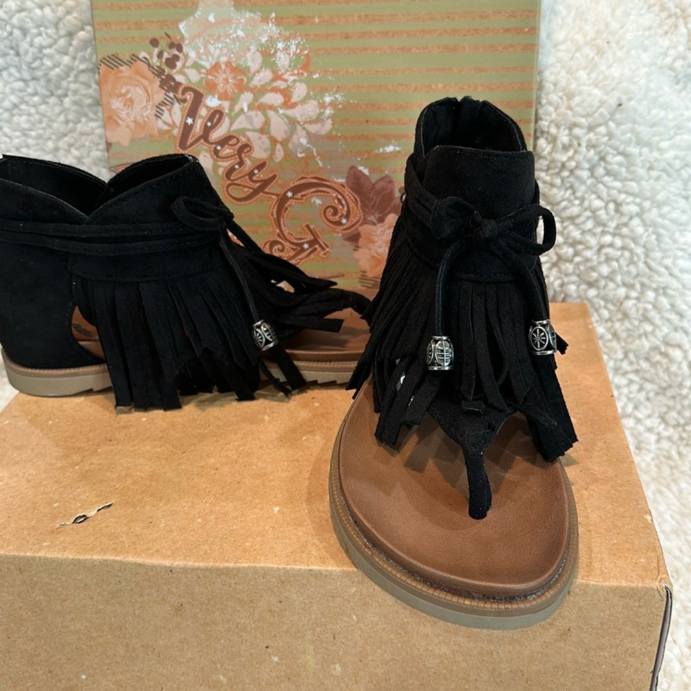 Very G sandals I See You black size 7